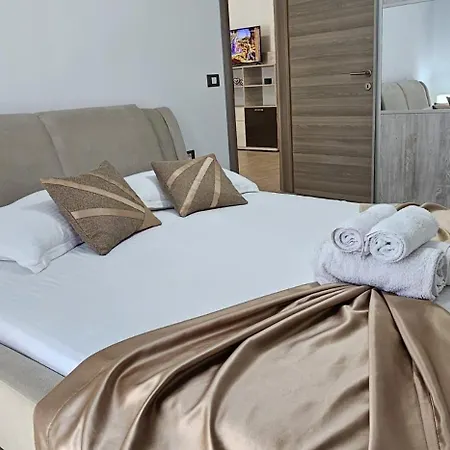 Premium & Prima Linie La Mare Apartment